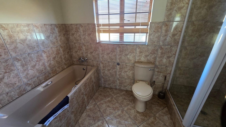 3 Bedroom Property for Sale in Vista Park Free State